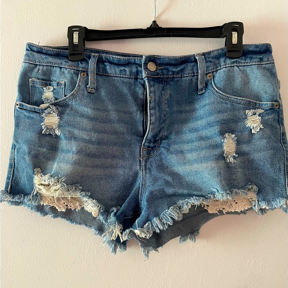 Mossimo Supply Co. Jean shorts size 14/32